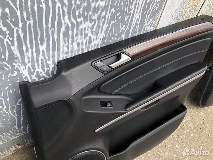 Дверная карта передняя правая mercedes ML164 GL164