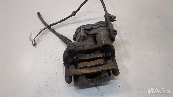 Суппорт левый задний Mercedes B W246