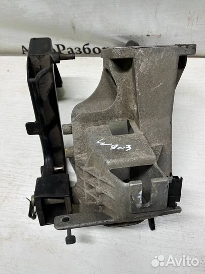 Педальный узель Sprinter W901 w903 w909