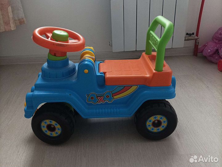 Машинка-каталка Molto Джип