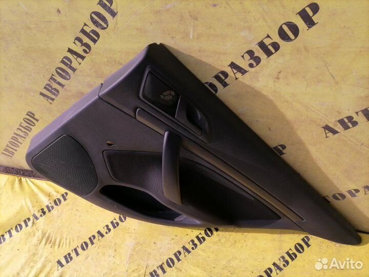 Обшивка двери задней правой Skoda Octavia (A5)