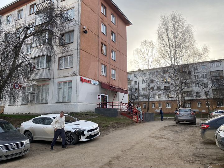 Торговая площадь, 105.7 м², габ, красное и белое