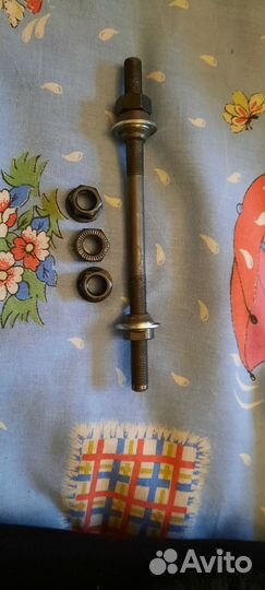 Ось для велосипеда