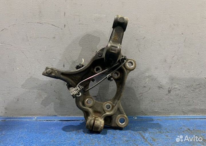 Кулак поворотный левый Mazda 3 BM