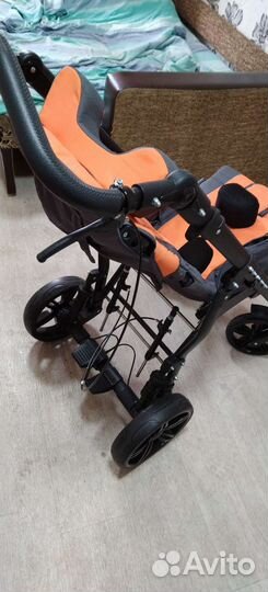 Прогулочная коляска новая