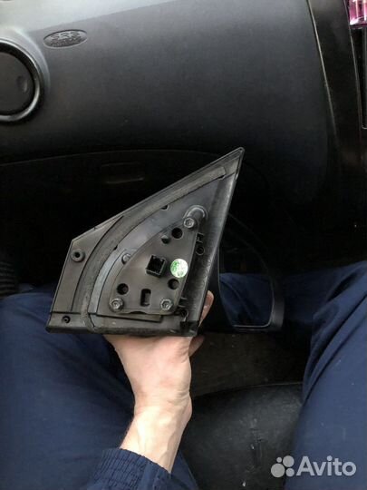 Зеркало заднего вида