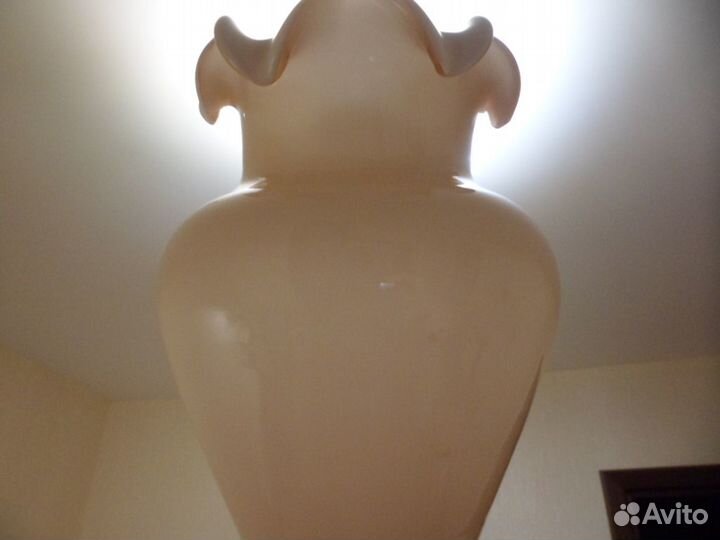 Ваза молочное двойное цветное стекло