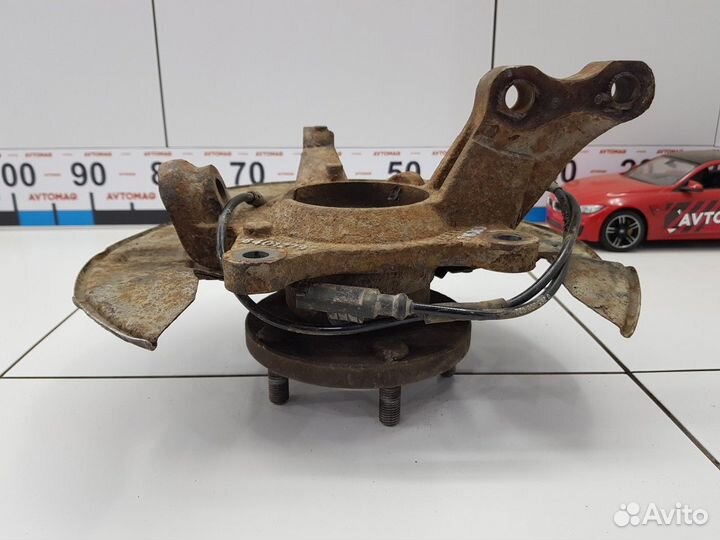 Кулак передний левый (Geely Emgrand EC7)