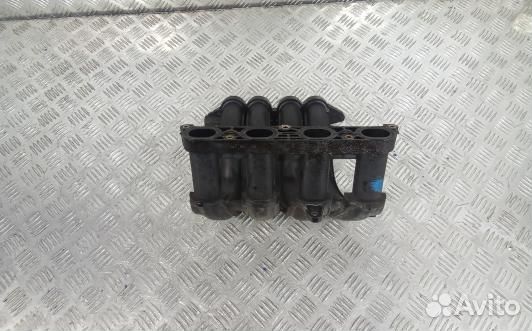 Впускной коллектор бензиновый nissan micra K12 (XP