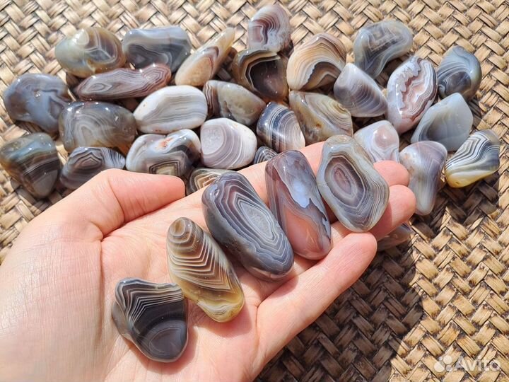 Полосчатый кружевной агат