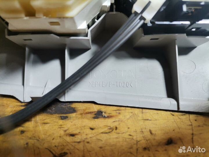 Блок управления климат контролем Toyota Vitz SCP90