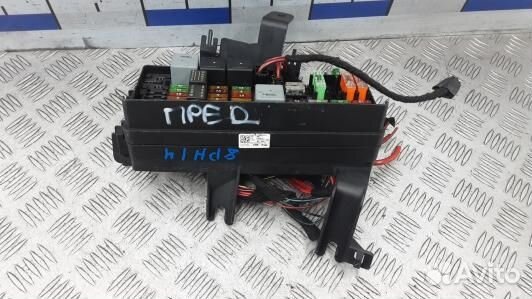 Блок предохранителей mercedes benz R-class W251 (8