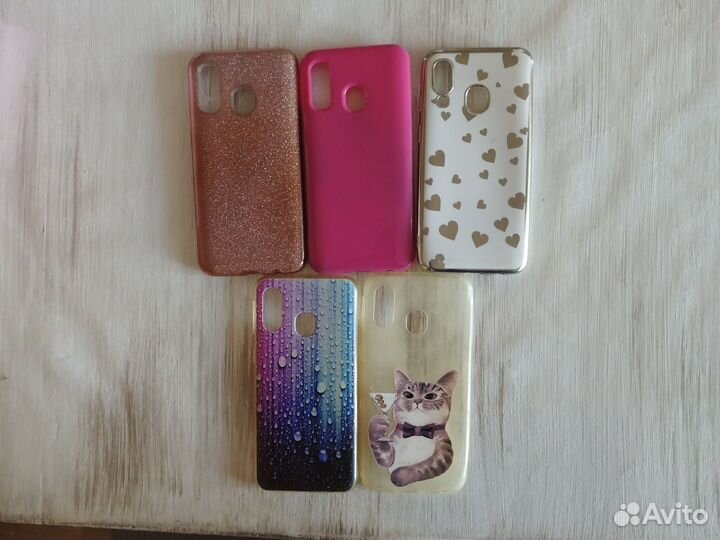 Чехлы на Samsung Galaxy A40