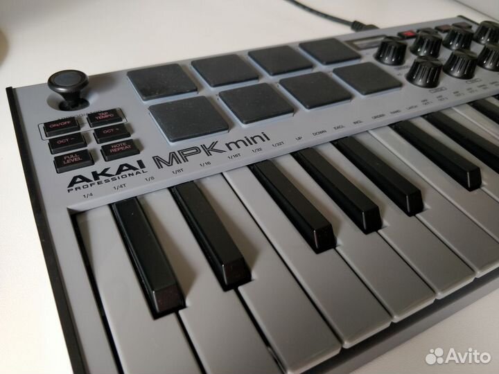 Синтезатор akai pro mpk mini mk3