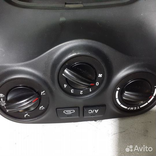 Блок управления отопителем салона KIA RIO-2