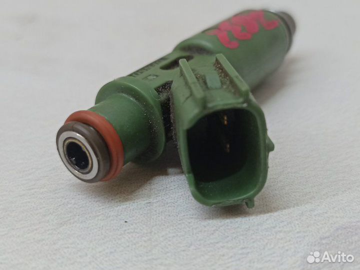 Форсунка топливная Toyota Avensis ZZT251 1ZZ-FE