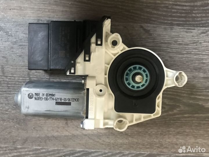 Моторчик стеклоподъемника Фольксваген Джетта 6