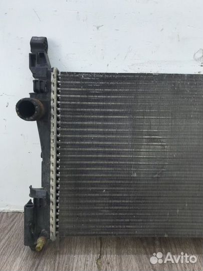 Радиатор двс Opel Corsa D A14XER 2011