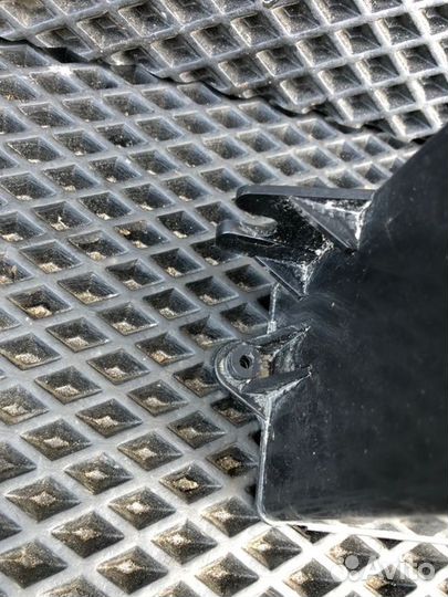 Отсек аккумулятора Suzuki Address V100 E111