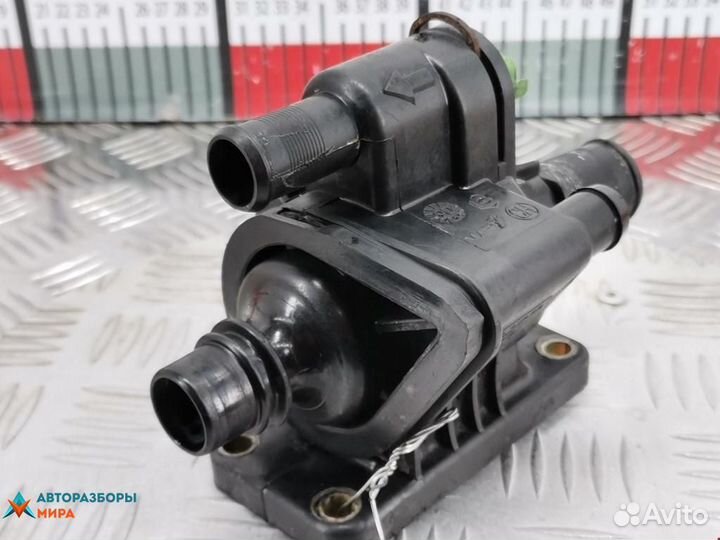 Корпус термостата Ford Fusion 2003 1633908