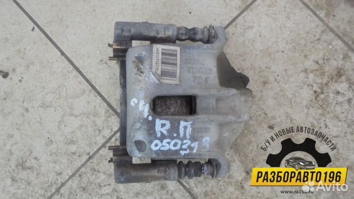 Суппорт передний правый Citroen C4 2005-2011