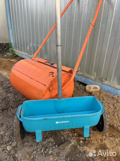 Сеялка и каток для обустройства газона