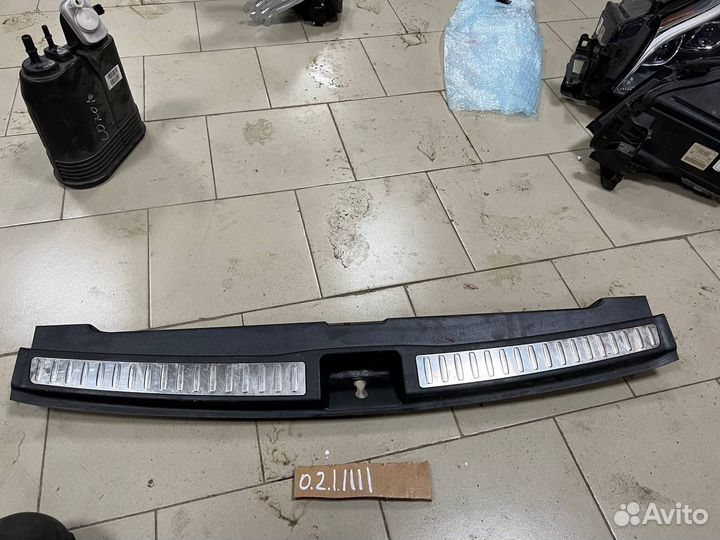 Накладка замка багажника gle w166