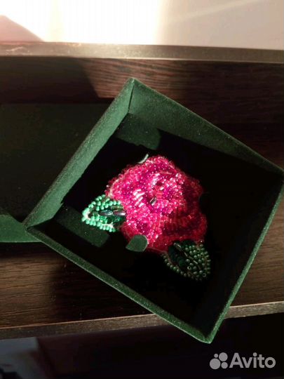 Броши из бисера