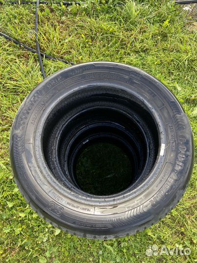 Goodyear EfficientGrip Performance 215/55 R16