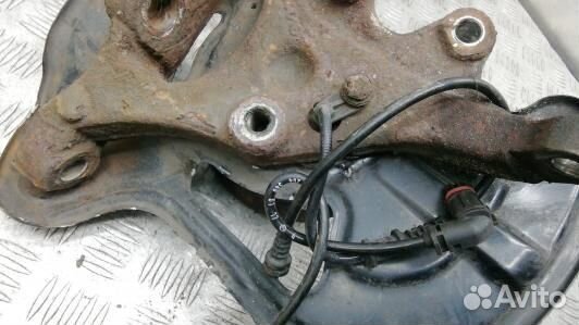 Ступица передняя левая mercedes benz C-class W204