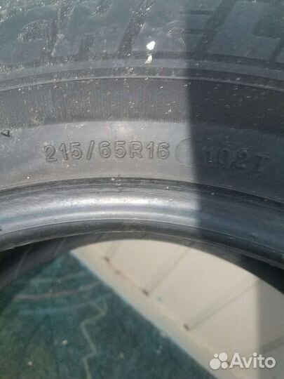 Michelin X-Ice North 3 215/65 R16