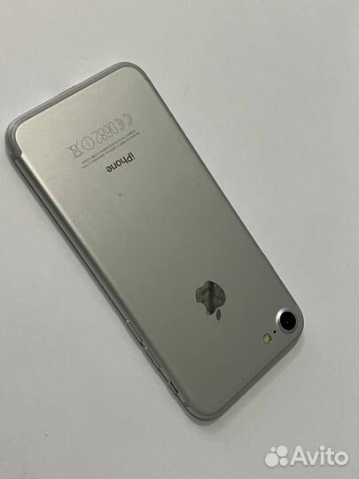 iPhone 7, 32 ГБ