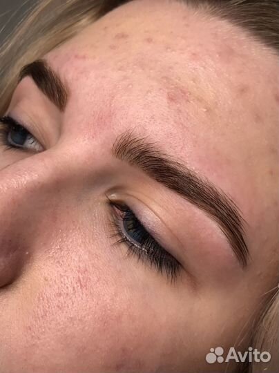 Мастер бровист