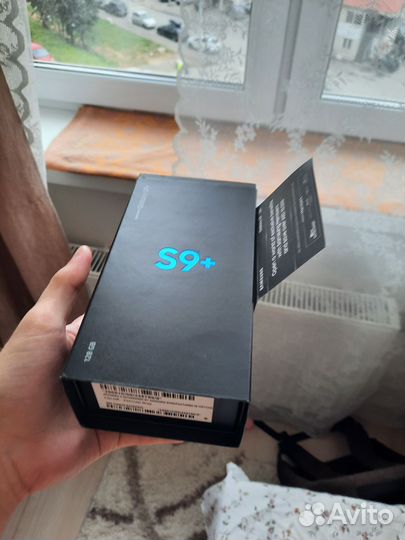 Коробка от Samsung Galaxy S9+