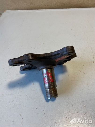 Цапфа задняя Peugeot 308