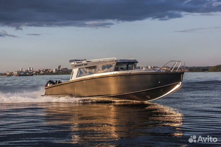 Каютный катер Voyager 960 Cabin