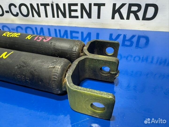 Амортизатор задний Nissan Elgrand E51 VQ25