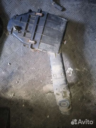 Корпус аоздушного фильтра Volkswagen golf 3