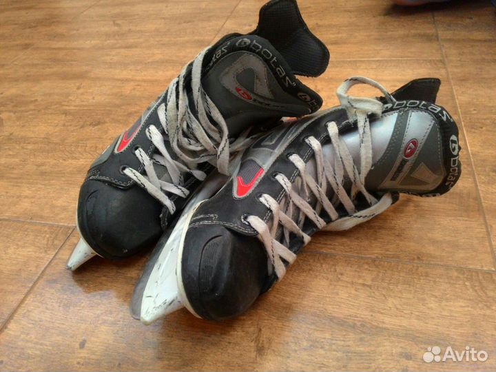 Продам хоккейные коньки мужские