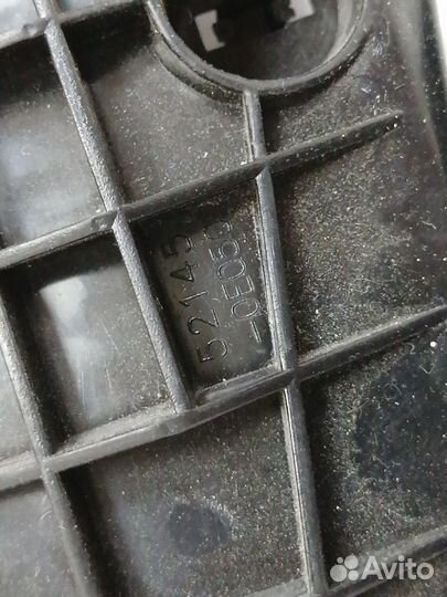 Кронштейн переднего бампера правый 52145-48020