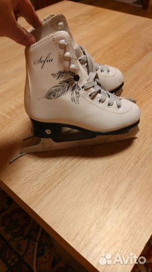 Коньки фигурные, р.29