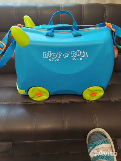 Детский чемодан на колесиках