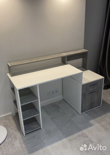 Стол компьютерный