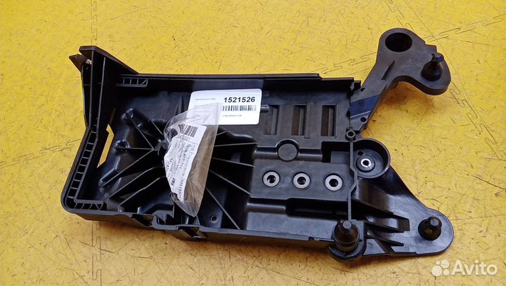 Крепление акб (корпус, крышка, подставка) Octavia