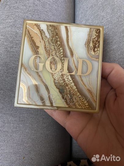 Huda beauty gold лимитка палетка теней