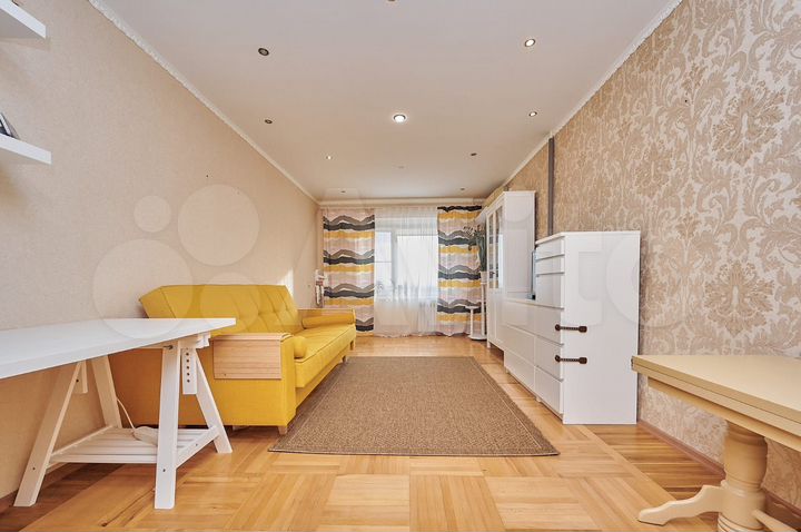 4-к. квартира, 76 м², 7/10 эт.