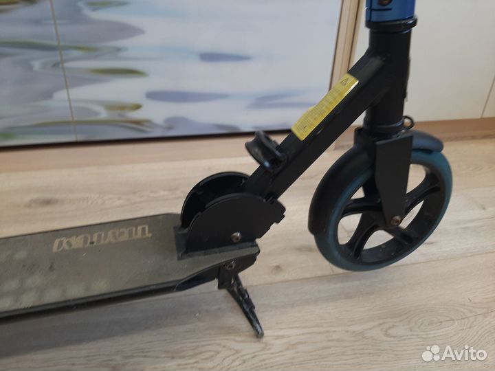Трюковой самокат с амортизатором