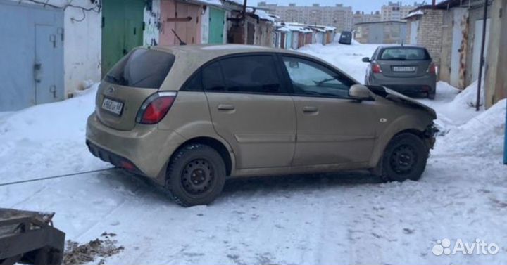 Двигатель на Kia Rio 2. В разбор