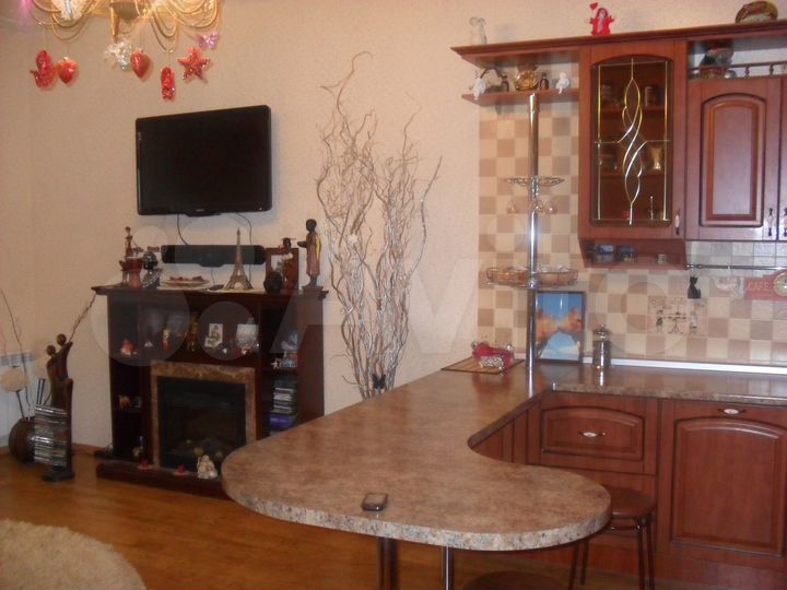 3-к. квартира, 135 м², 2/9 эт.