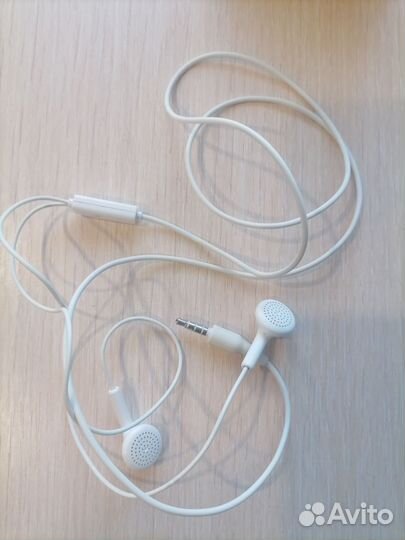 Наушники обычный и на айфон
